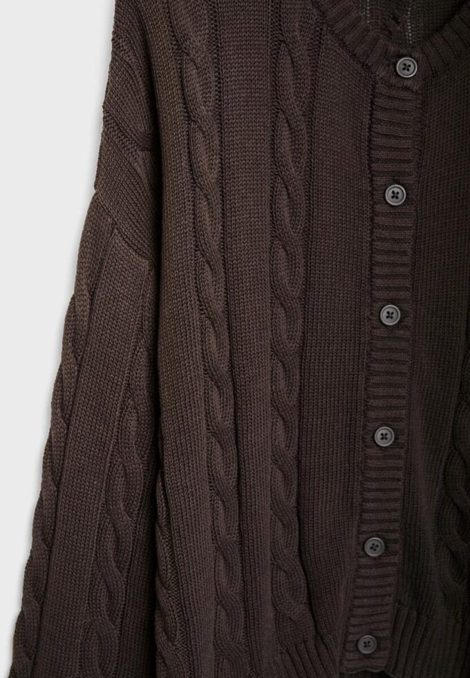 Cardigan en maille torsadée boutonné Cardigan en maille torsadée boutonné