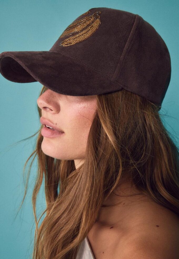 Casquette en simili-suède avec slogan