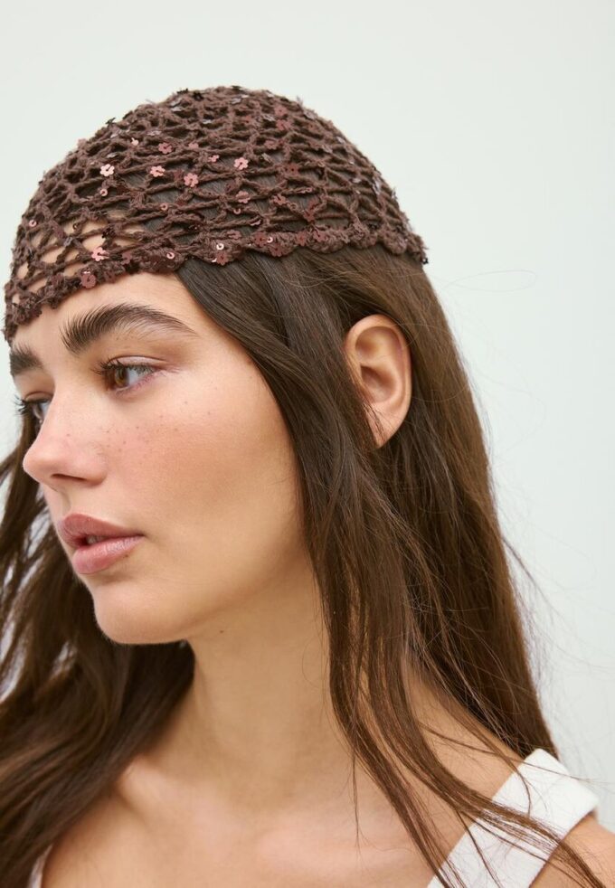 Casquette à fleurs pailletées