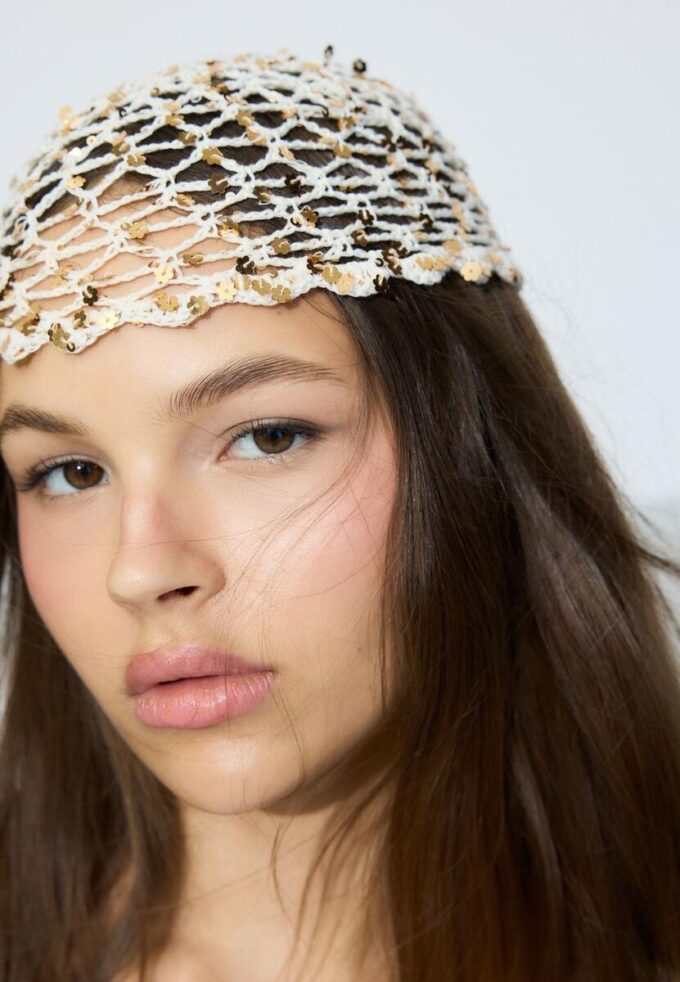 Casquette à fleurs pailletées