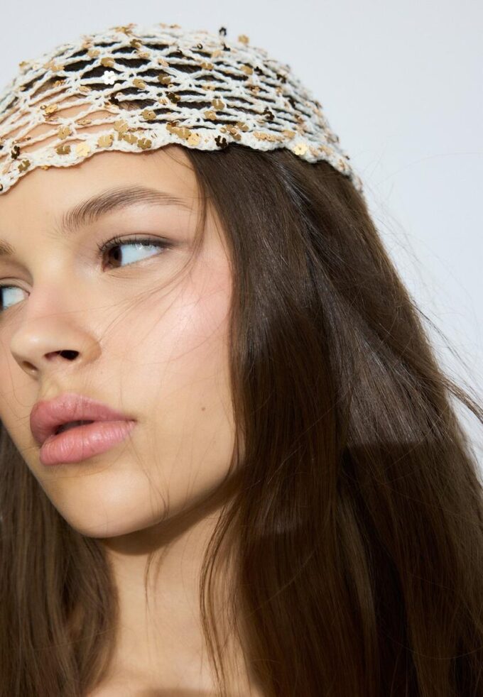 Casquette à fleurs pailletées