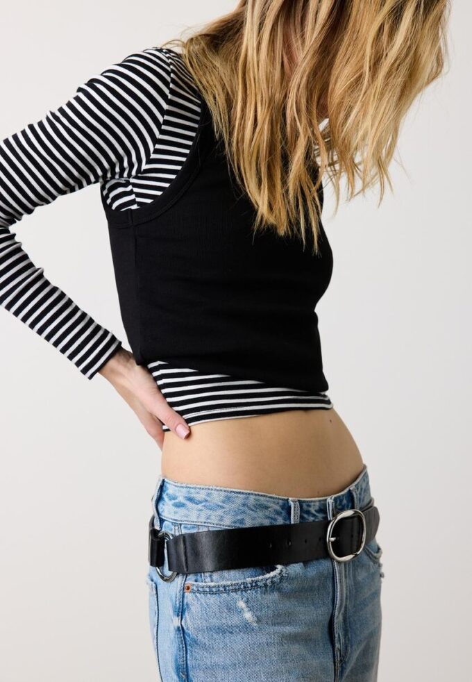 Ceinture à boucle latérale