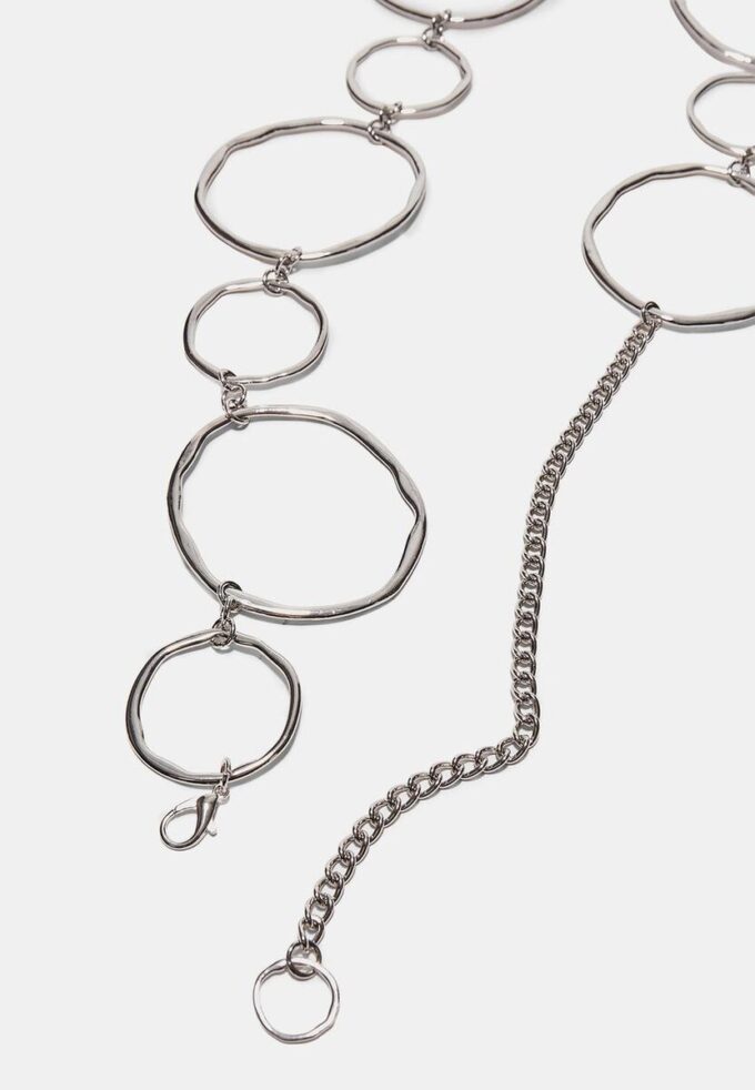 Ceinture en métal avec grands ovales