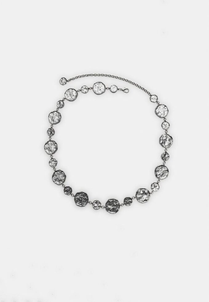 Ceinture en métal avec plaques rondes