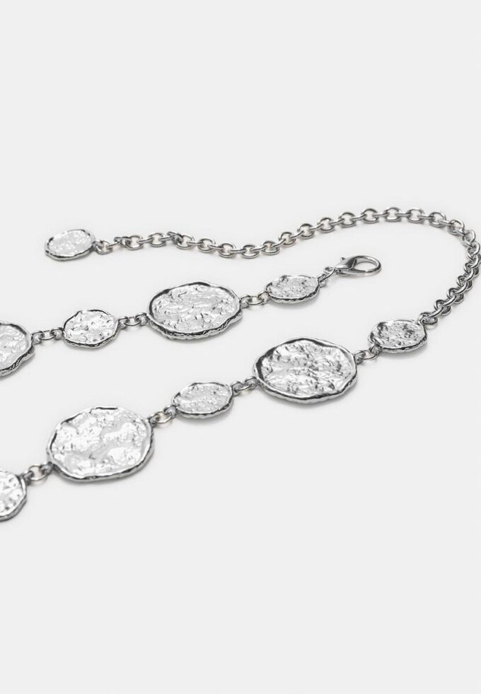 Ceinture en métal avec plaques rondes