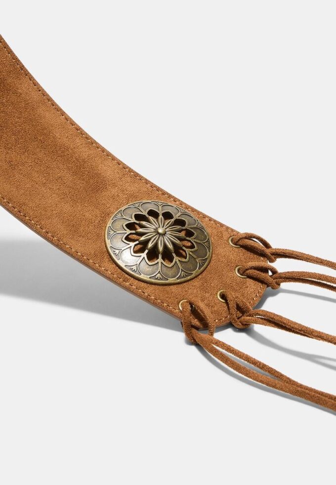 Ceinture large avec rosette et franges