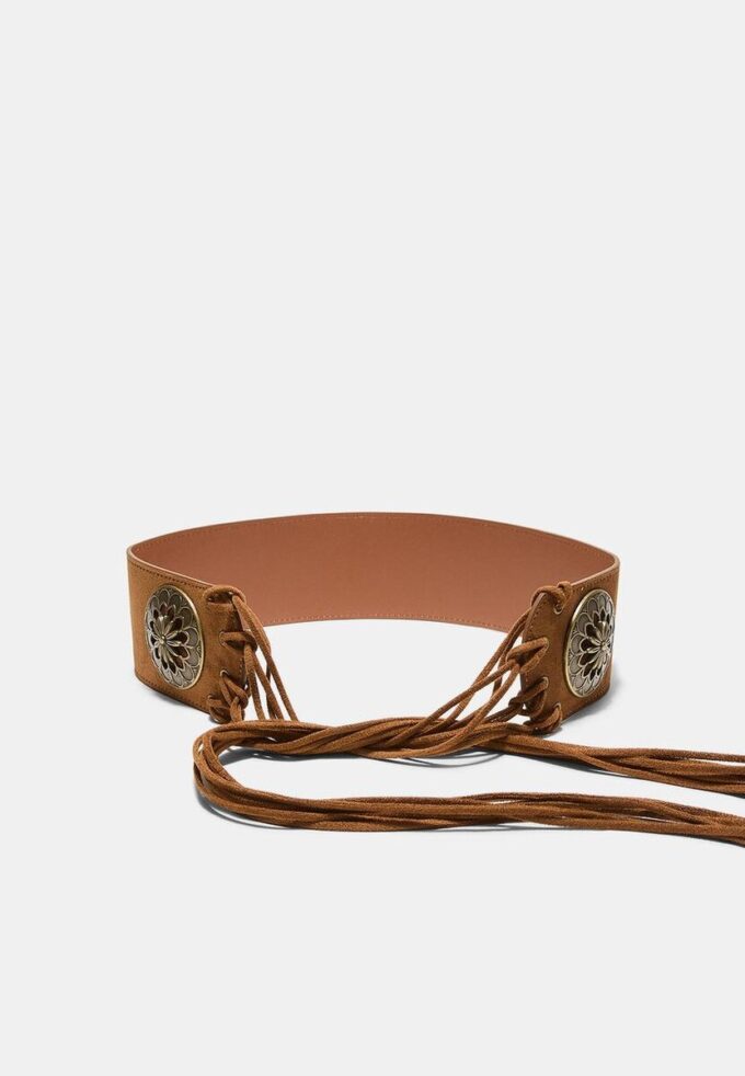 Ceinture large avec rosette et franges