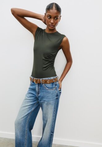 Ceinture à œillets métalliques