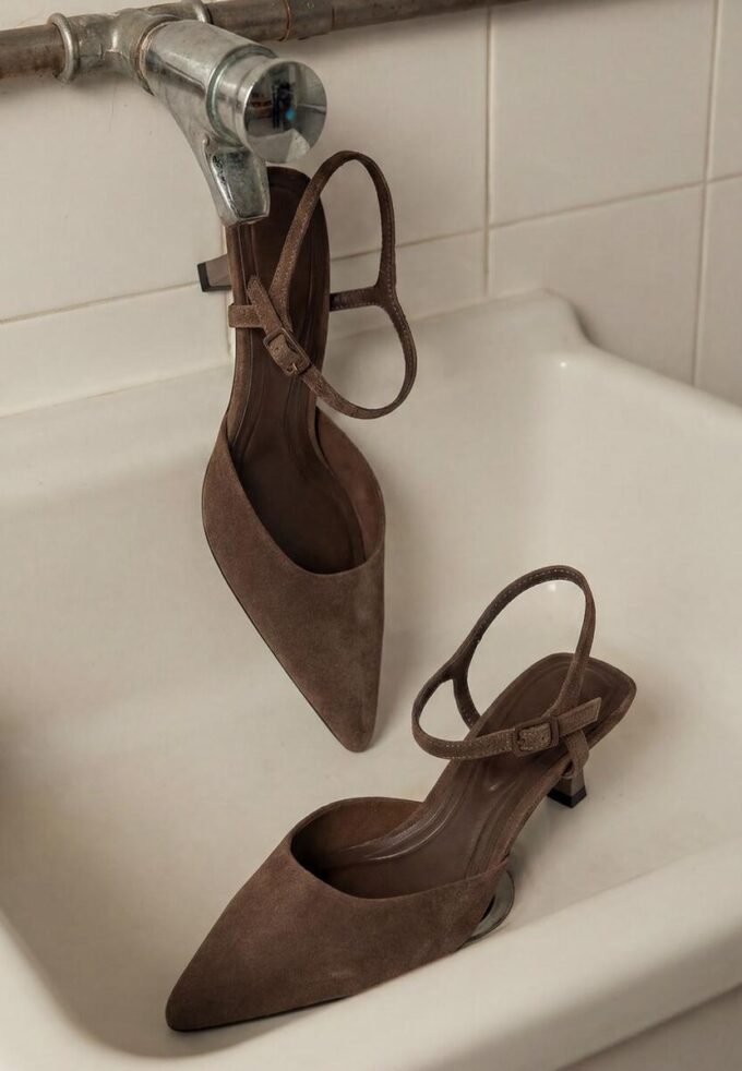 Chaussures en cuir à talons bobines