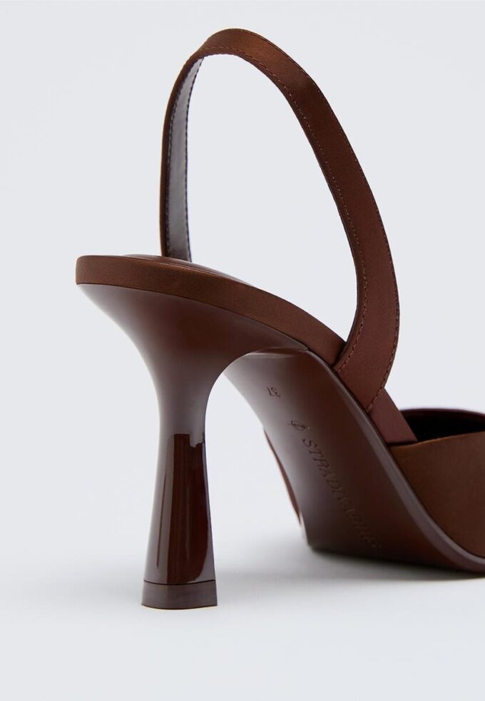 Chaussures à talons aiguilles effet satiné Chaussures à talons aiguilles effet satiné