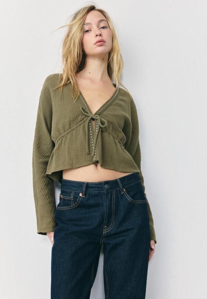 Chemise ajourée cloutée