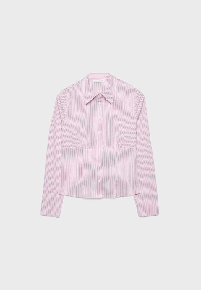 Chemise ajustée avec couture sous la poitrine