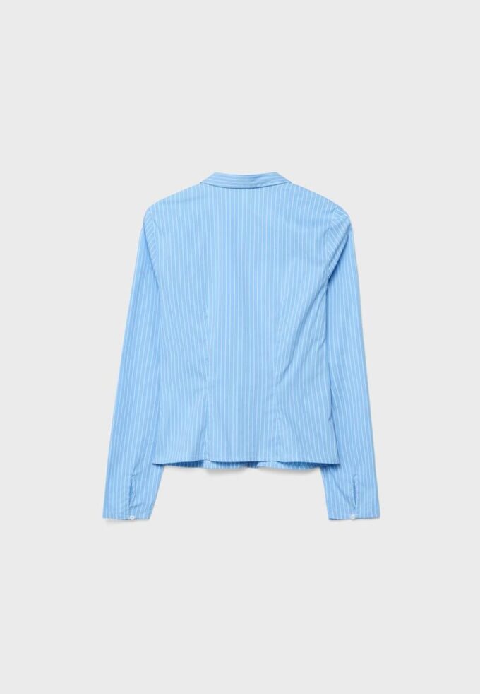 Chemise ajustée avec couture sous la poitrine