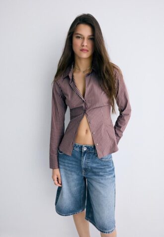 Chemise ajustée basique à rayures