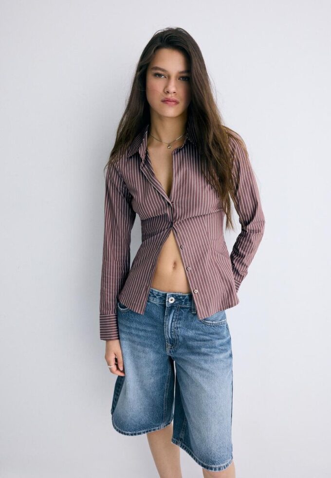 Chemise ajustée basique à rayures