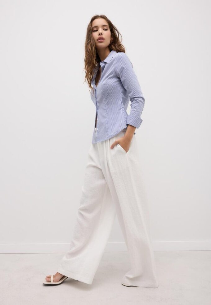 Chemise ajustée basique à rayures Chemise ajustée basique à rayures