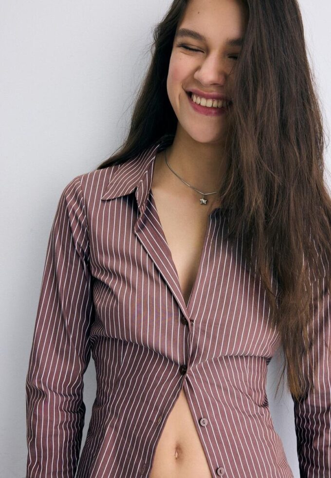 Chemise ajustée basique à rayures