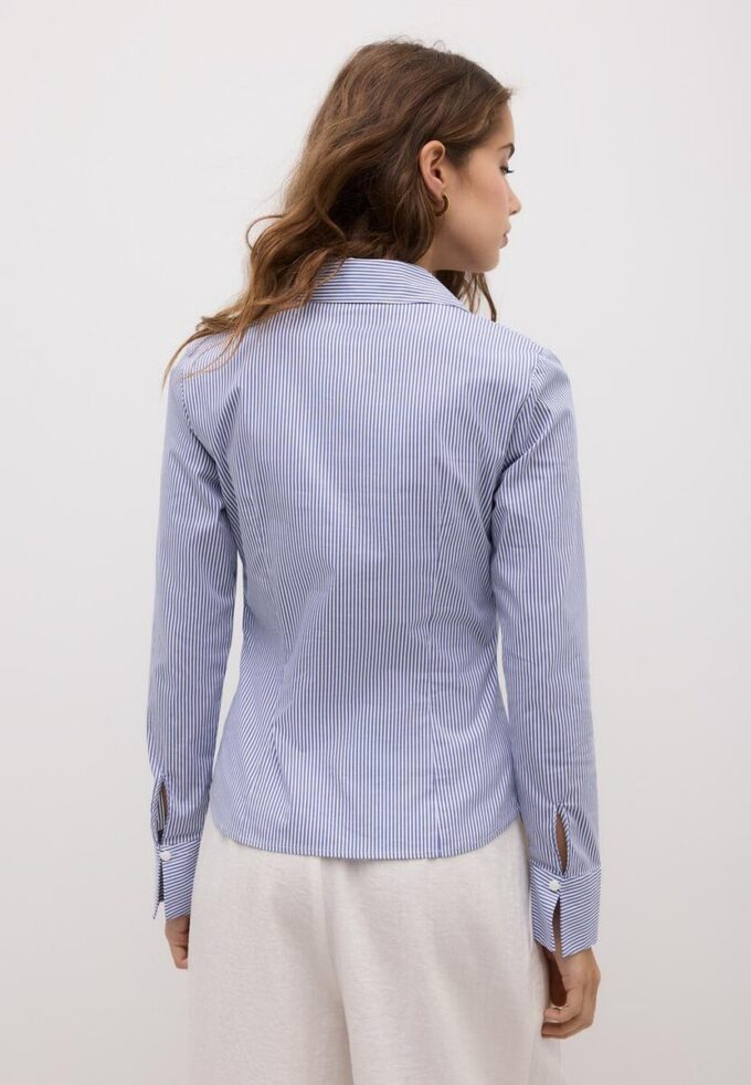 Chemise ajustée basique à rayures Chemise ajustée basique à rayures