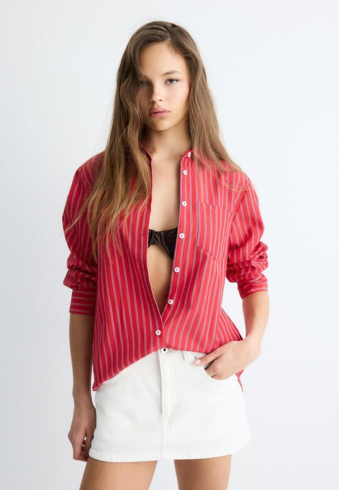 Chemise basique en popeline rayée avec poche