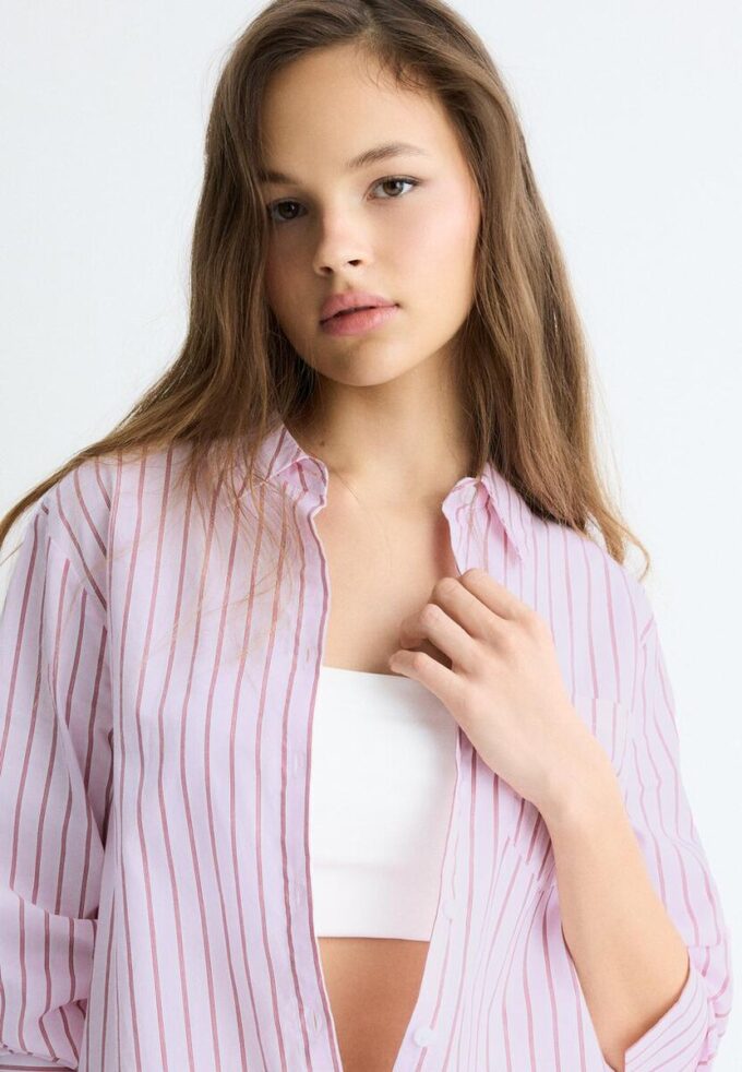 Chemise basique en popeline rayée avec poche