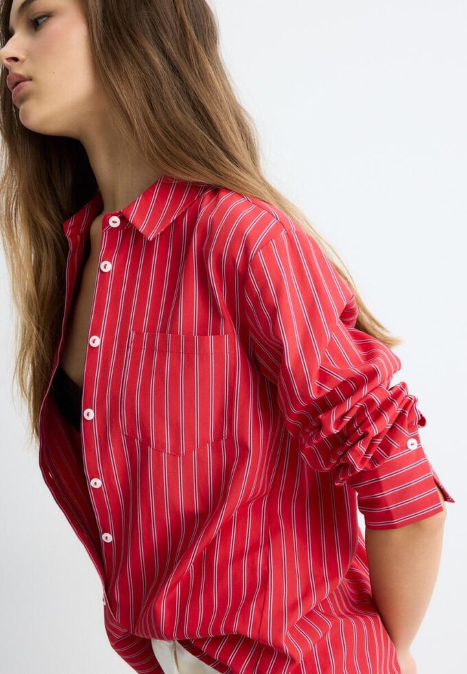 Chemise basique en popeline rayée avec poche