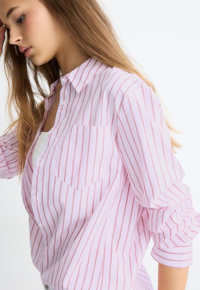 Chemise basique en popeline rayée avec poche