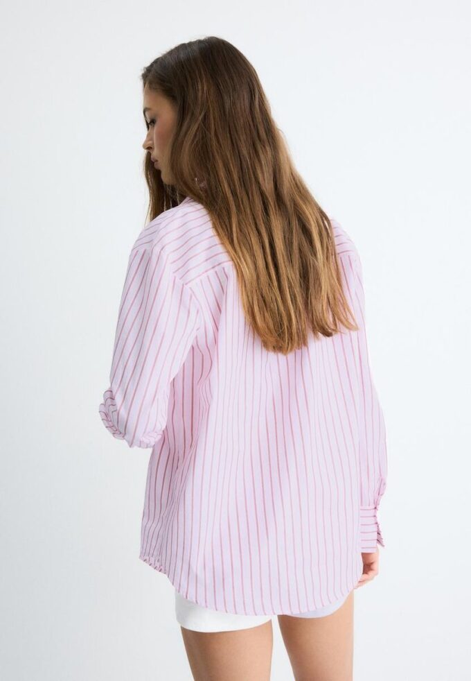 Chemise basique en popeline rayée avec poche