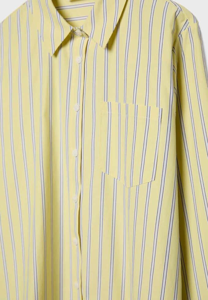 Chemise basique en popeline rayée avec poche