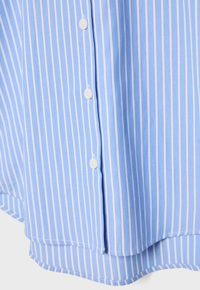 Chemise basique en popeline rayée avec poche