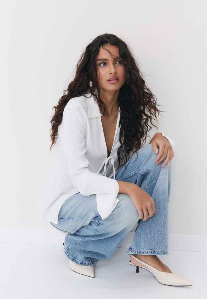 Chemise en satin avec liens