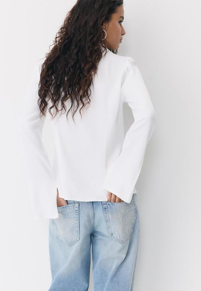 Chemise en satin avec liens