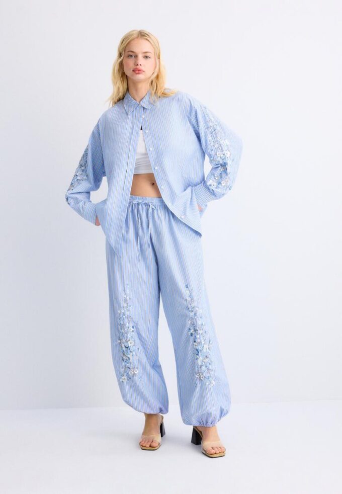 Chemise à manches brodées Chemise à manches brodées