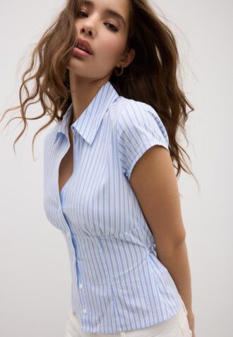 Chemise à manches courtes avec couture sous la poitrine