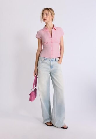 Chemise à manches courtes avec couture sous la poitrine