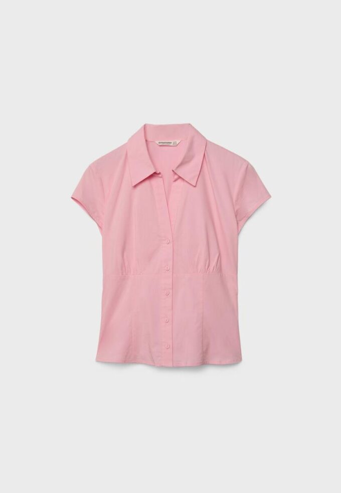 Chemise à manches courtes avec couture sous la poitrine Chemise à manches courtes avec couture sous la poitrine