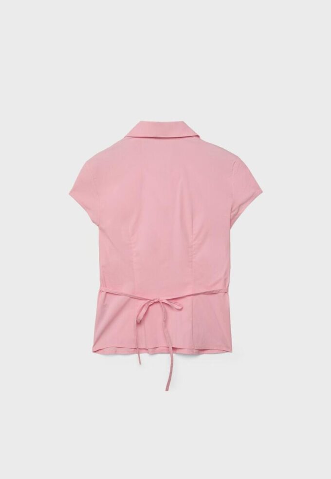 Chemise à manches courtes avec couture sous la poitrine Chemise à manches courtes avec couture sous la poitrine