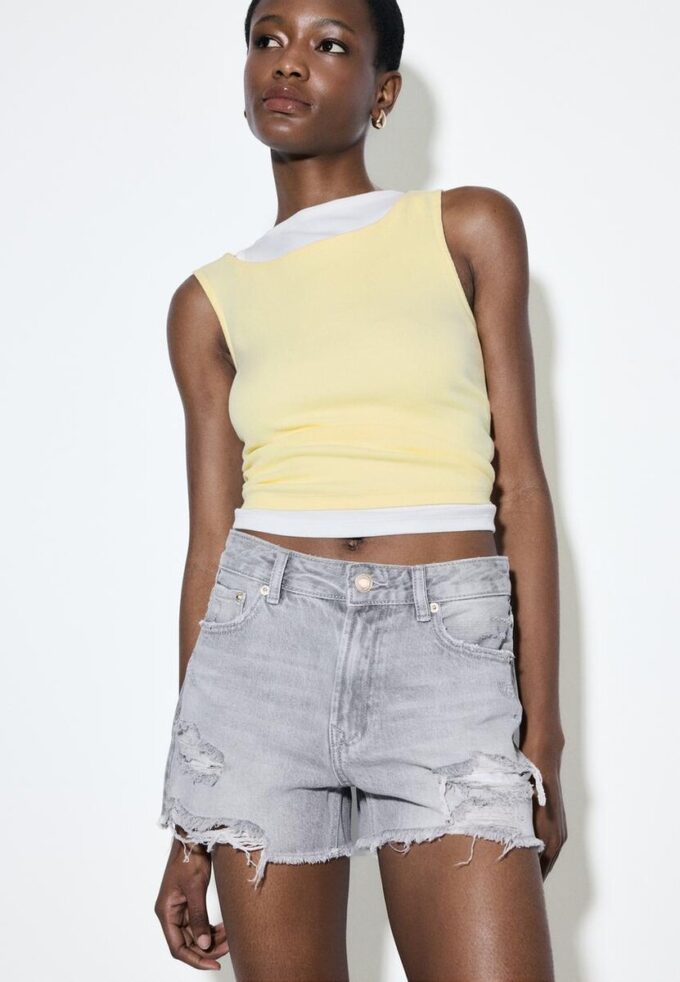 Court en denim déchiré D75 Court en denim déchiré D75