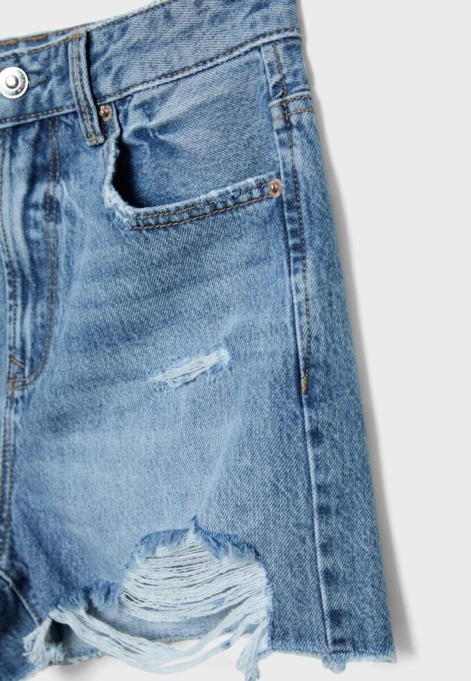 Court en denim déchiré D75 Court en denim déchiré D75