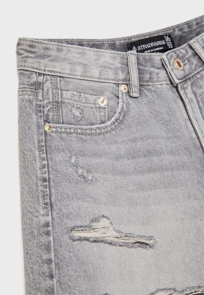 Court en denim déchiré D75 Court en denim déchiré D75