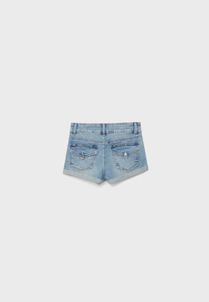 Court short en jean à ourlet retroussé Court short en jean à ourlet retroussé