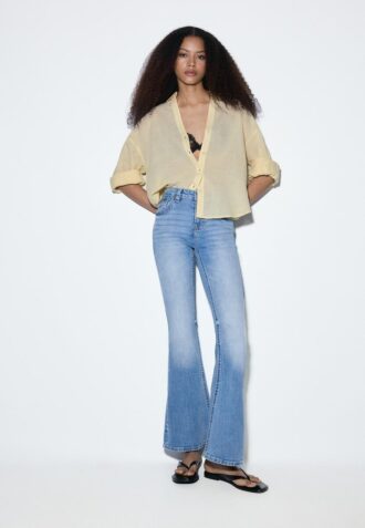 D04 Jean Flared taille basse