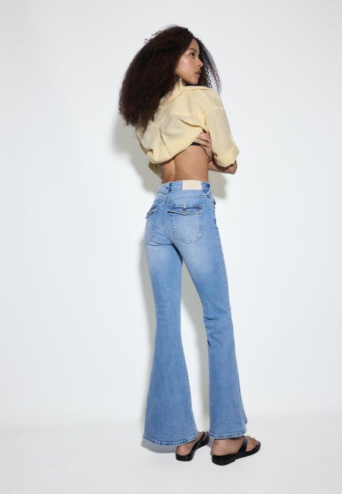 D04 Jean Flared taille basse D04 Jean Flared taille basse