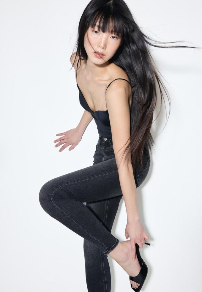 D09 Jean skinny taille très haute