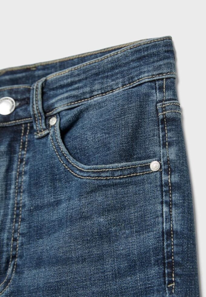 D09 Jean skinny taille très haute