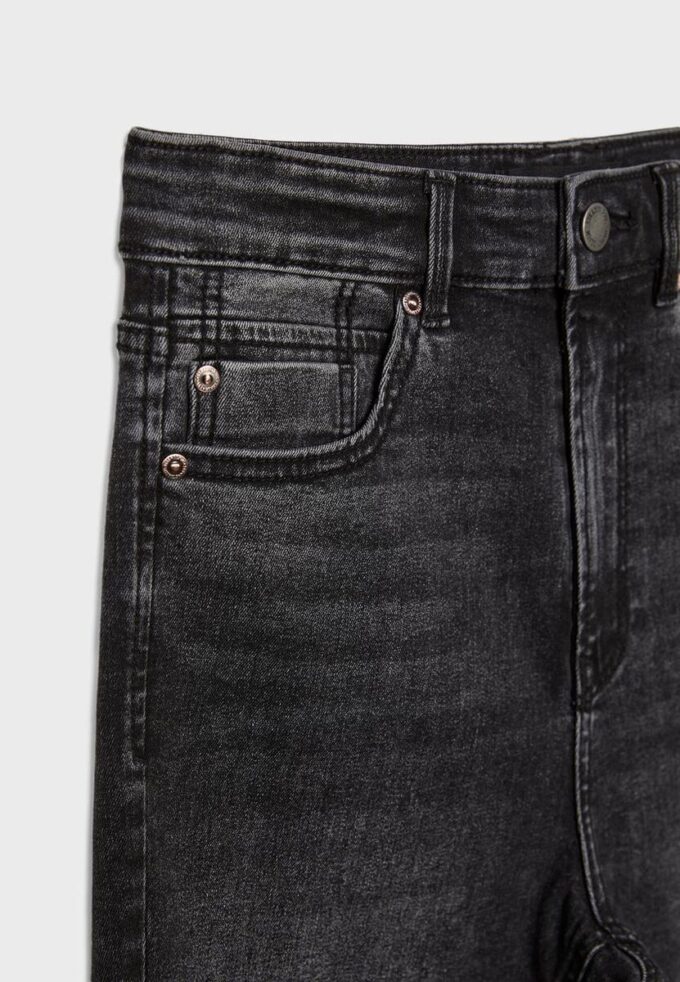 D09 Jean skinny taille très haute