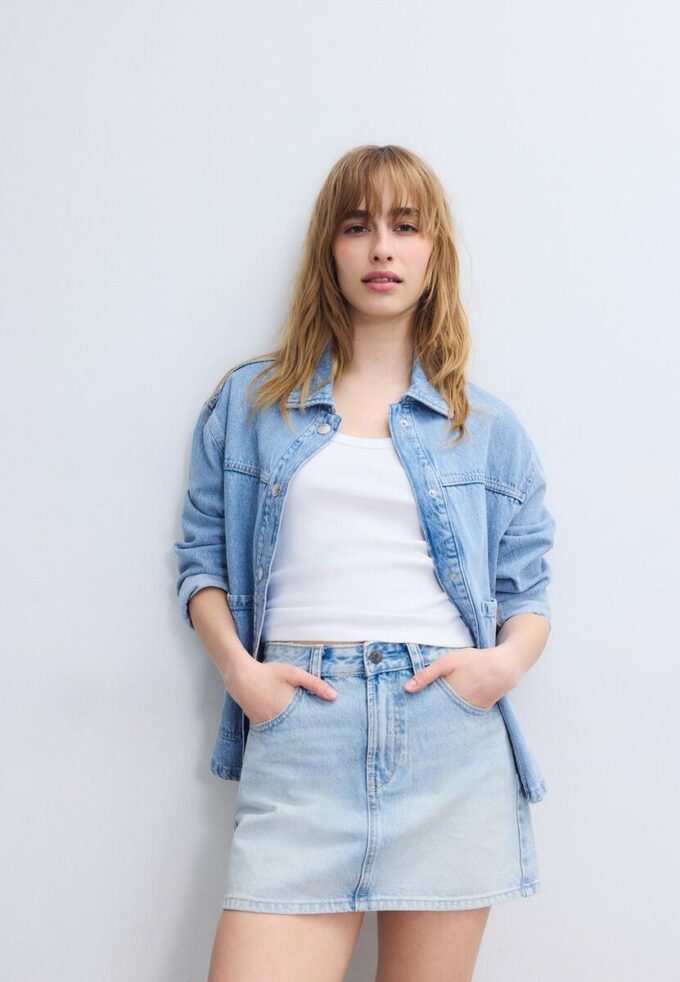 D60 Mini-jupe en denim basique D60 Mini-jupe en denim basique