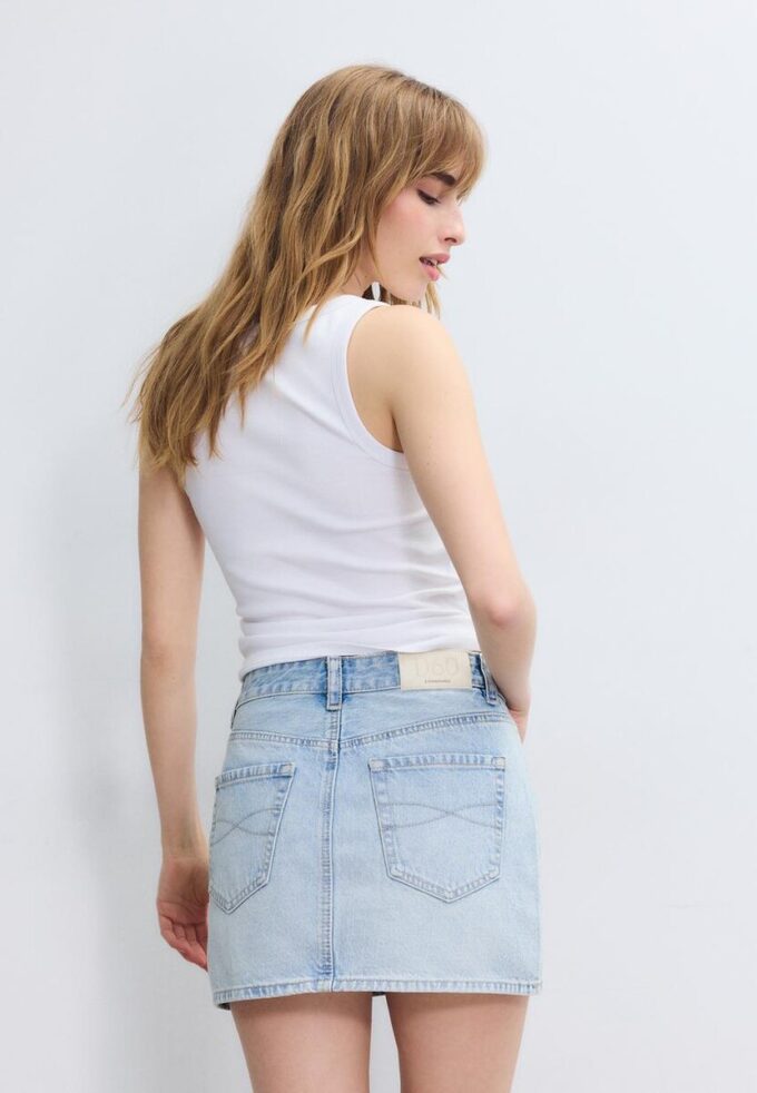 D60 Mini-jupe en denim basique D60 Mini-jupe en denim basique