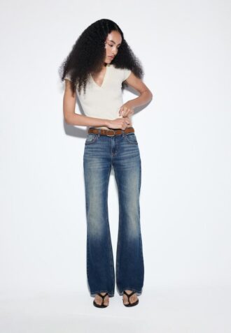 D68 Jean bootcut avec ceinture