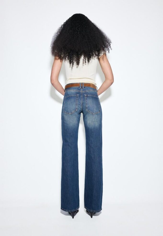 D68 Jean bootcut avec ceinture