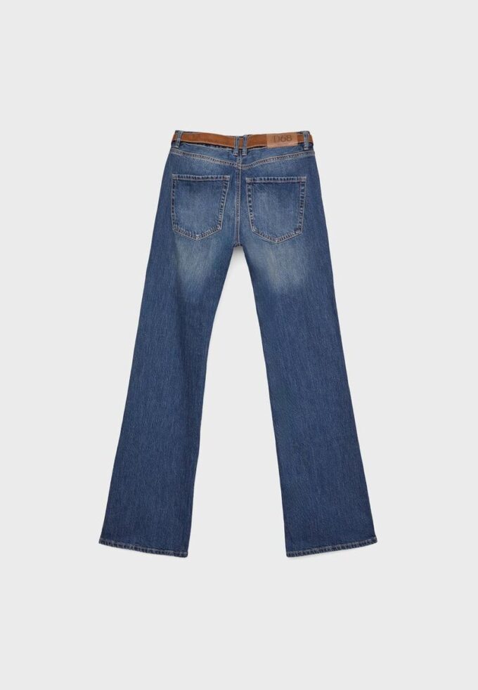 D68 Jean bootcut avec ceinture